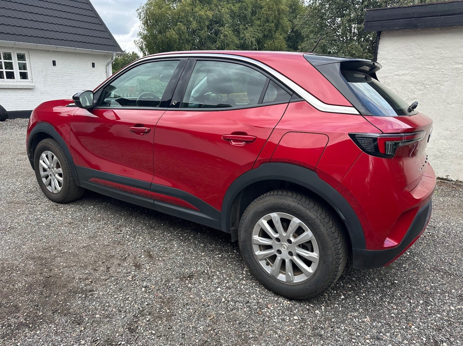 Rød Opel Mokka-e fra 2021