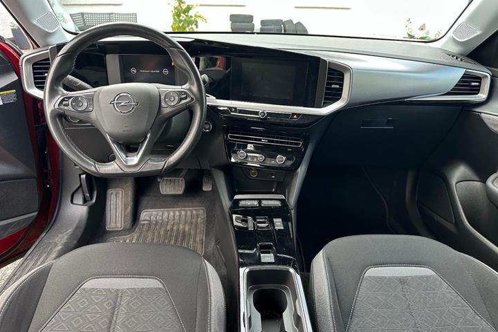 Rød Opel Mokka-e fra 2021