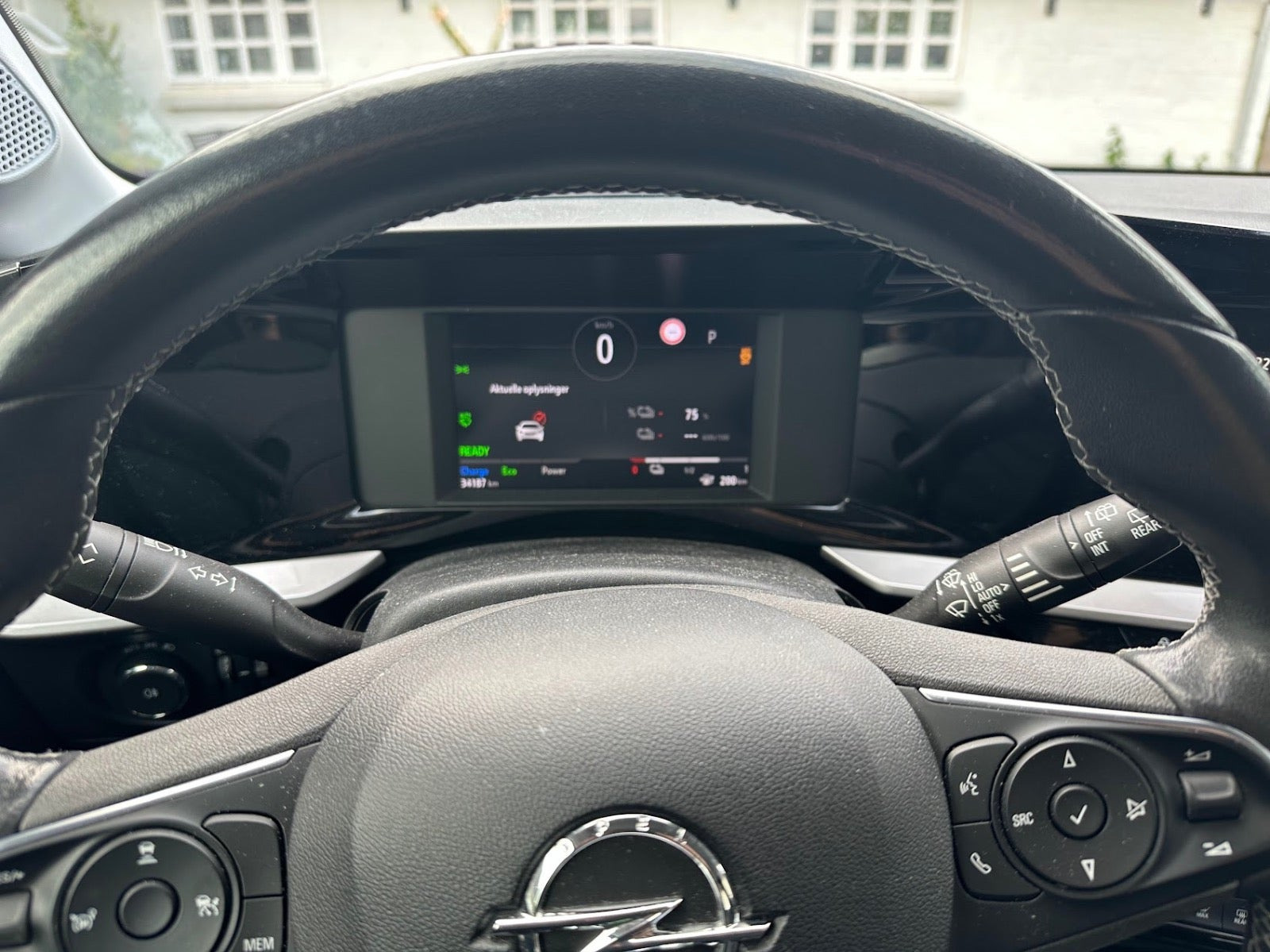 Rød Opel Mokka-e fra 2021