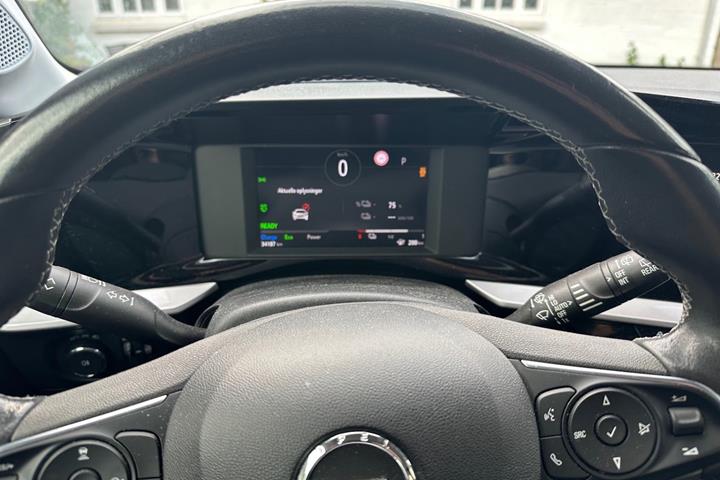 Rød Opel Mokka-e fra 2021