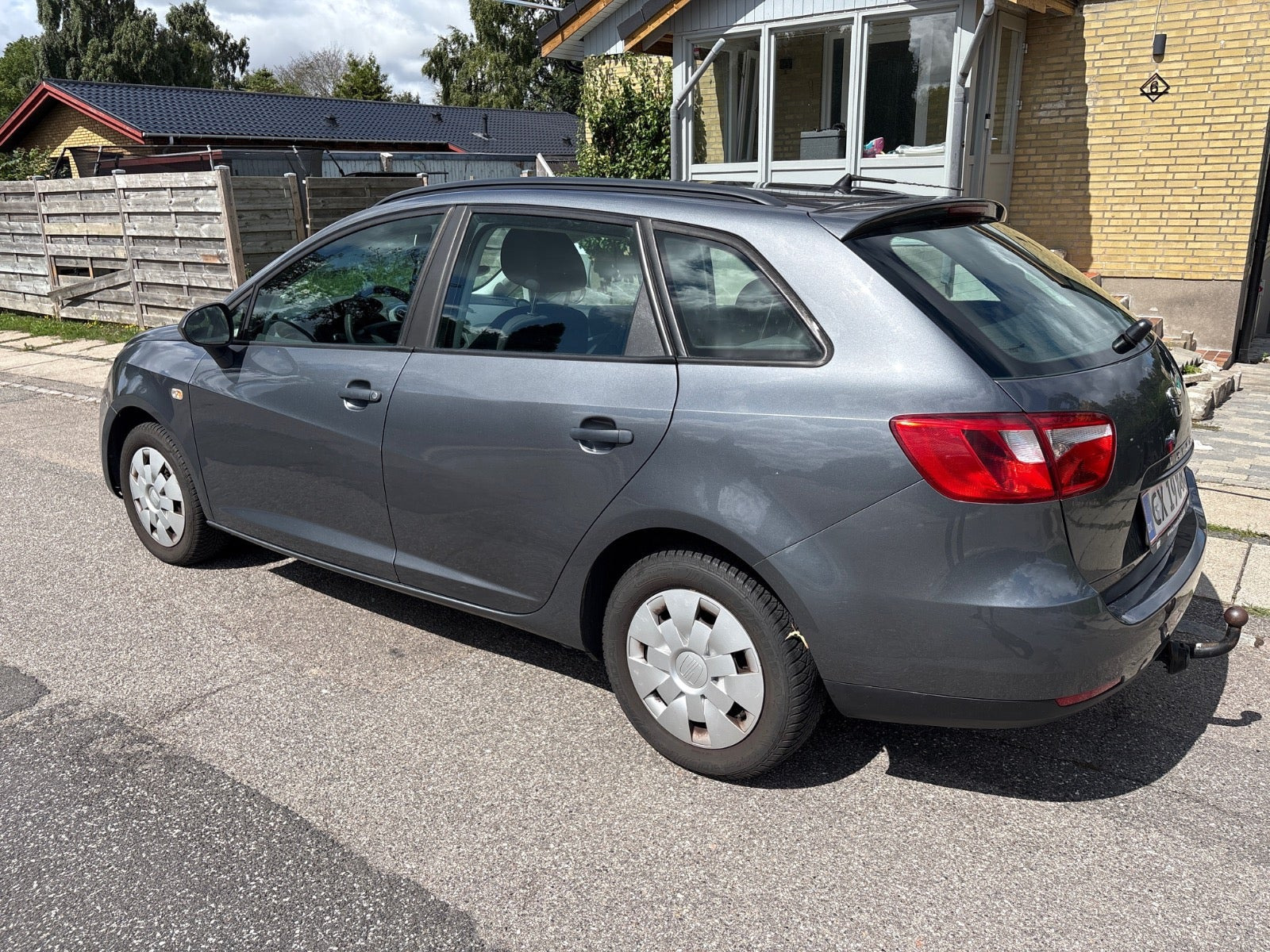 Grå Seat Ibiza fra 2013