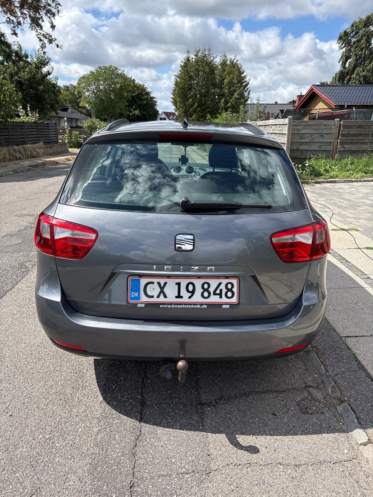 Grå Seat Ibiza fra 2013