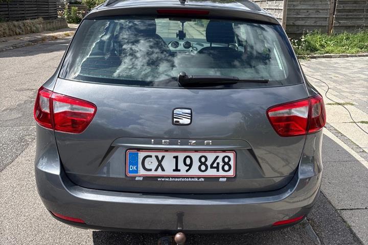 Grå Seat Ibiza fra 2013