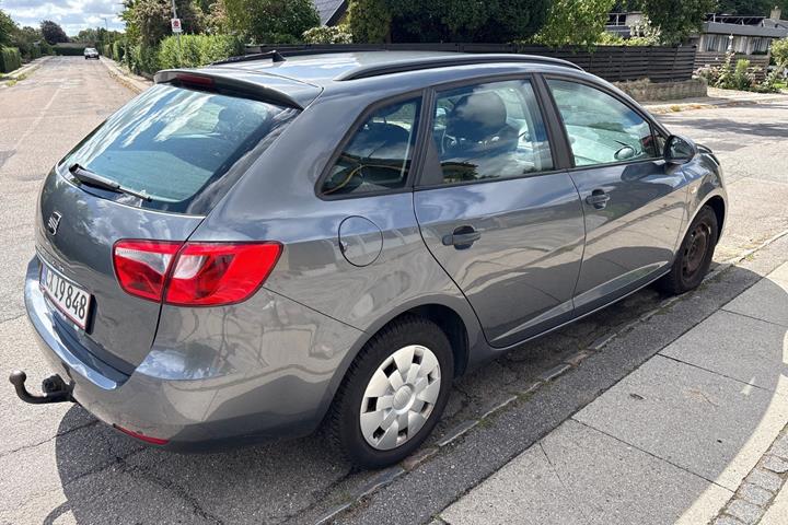 Grå Seat Ibiza fra 2013