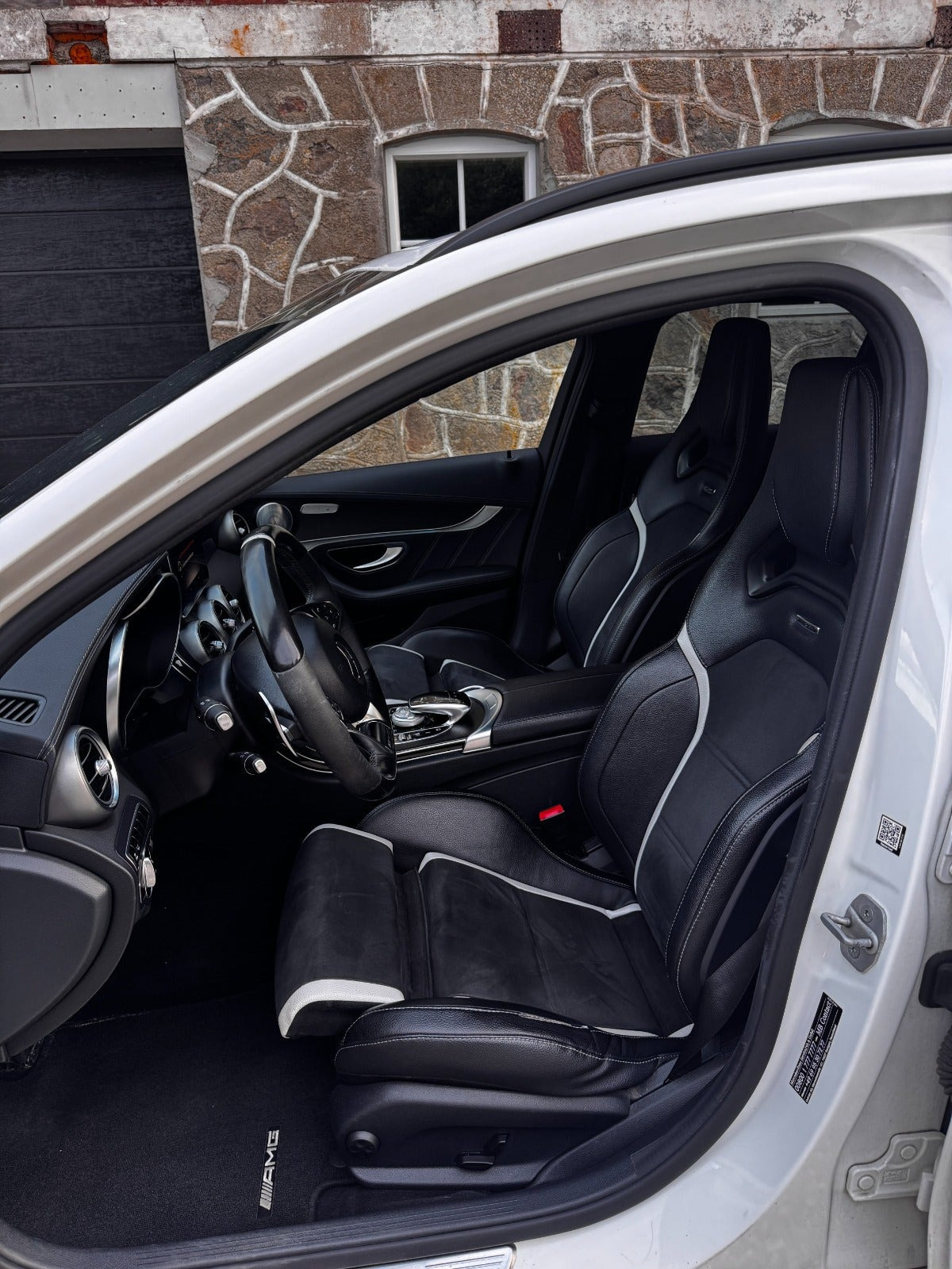 Hvid Mercedes C63 fra 2016