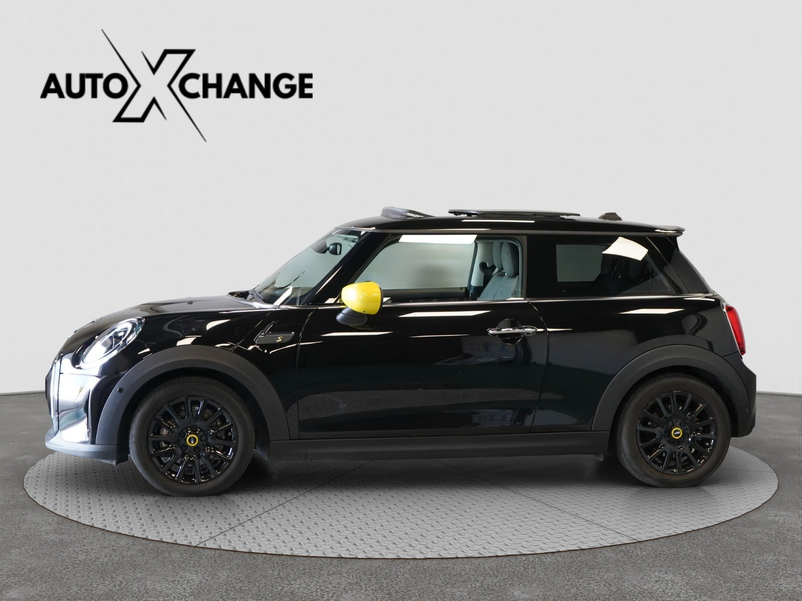 Sort Mini Cooper SE fra 2022