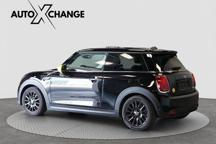 Sort Mini Cooper SE fra 2022