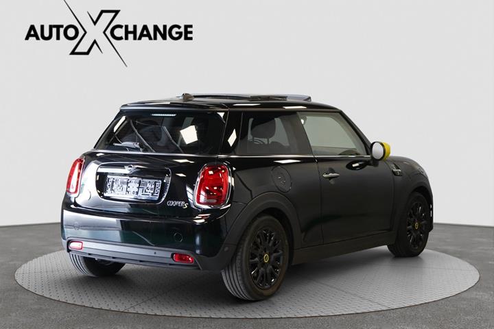 Sort Mini Cooper SE fra 2022