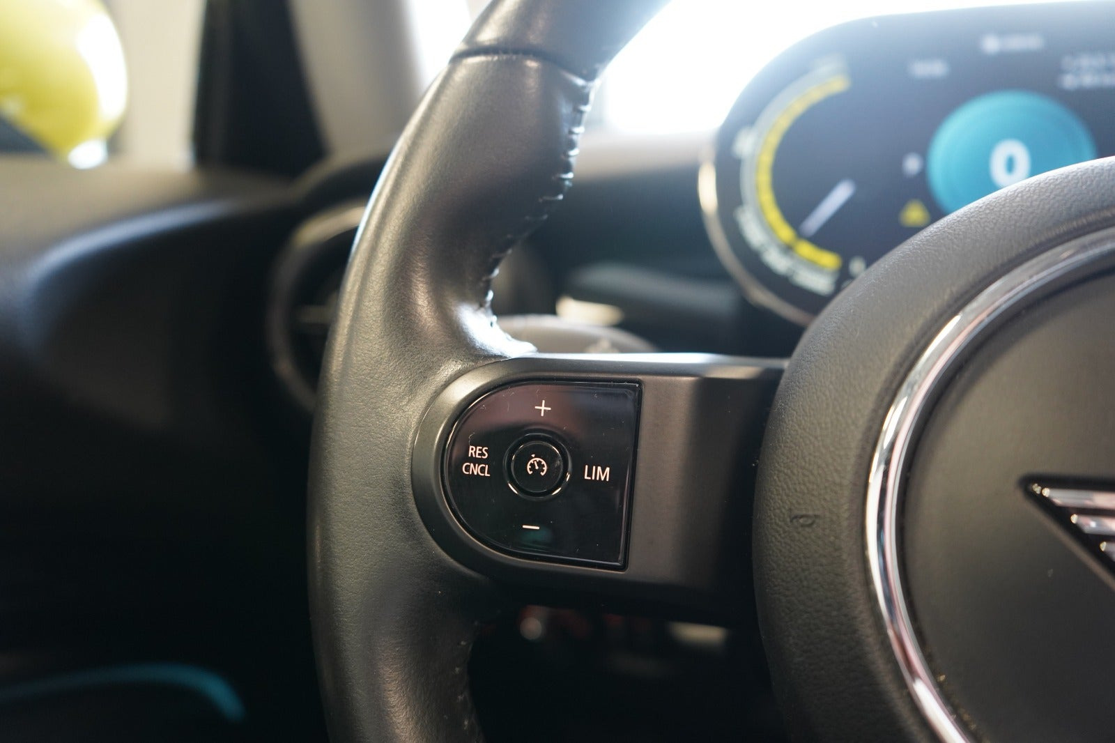 Sort Mini Cooper SE fra 2022