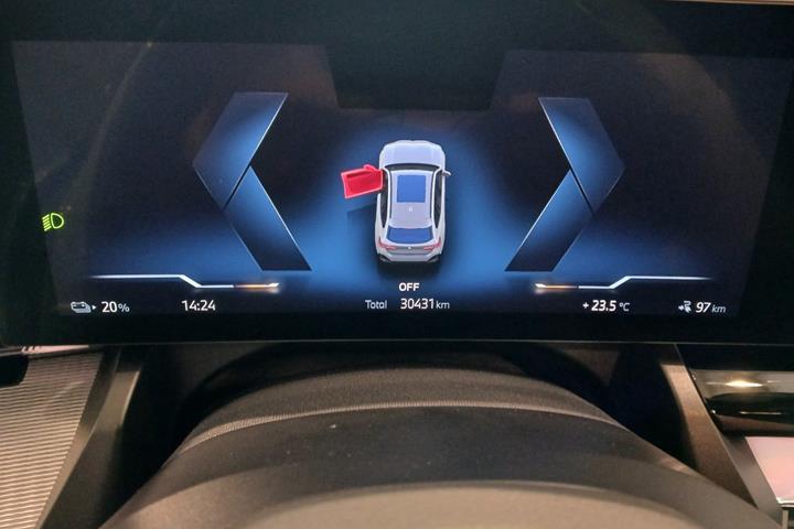 Grå BMW i5 fra 2025