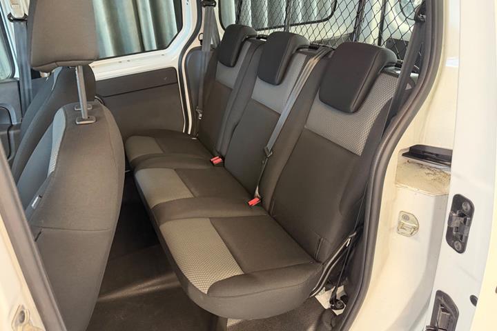 Hvid Renault Kangoo Maxi fra 2019 set indefra