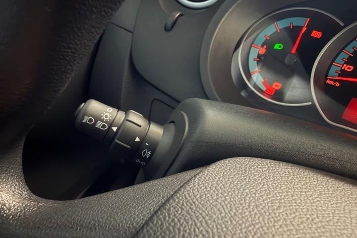 Hvid Renault Kangoo Maxi fra 2019 set indefra