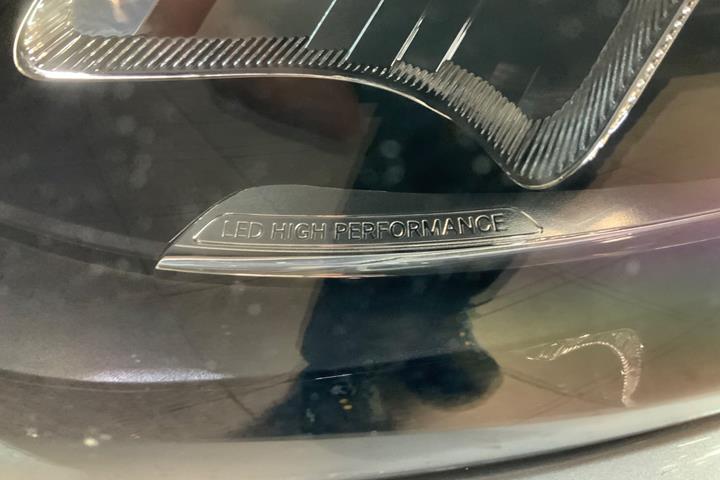 Sølv Mercedes B200 fra 2016