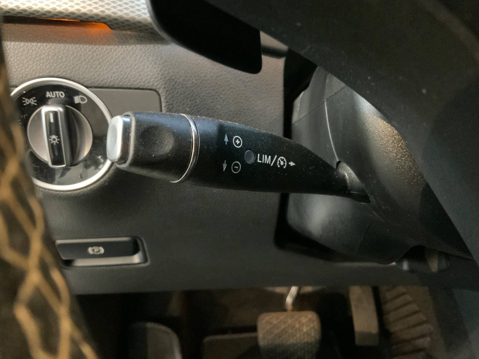 Sølv Mercedes B200 fra 2016