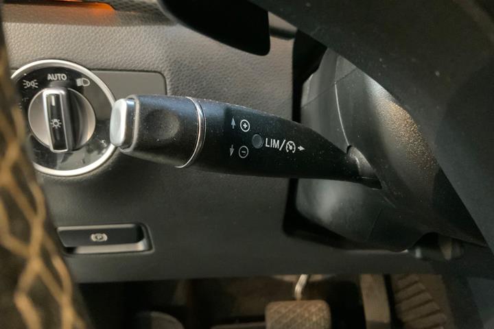 Sølv Mercedes B200 fra 2016