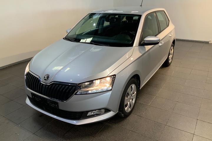 Sølv Skoda Fabia fra 2019 set udefra