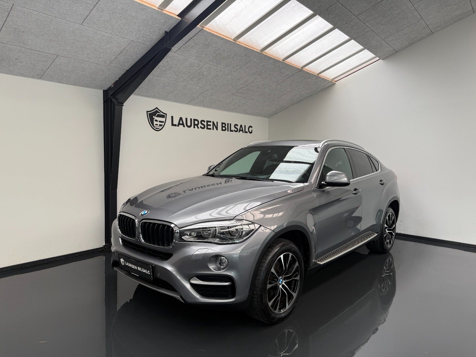 Sølv BMW X6 fra 2016