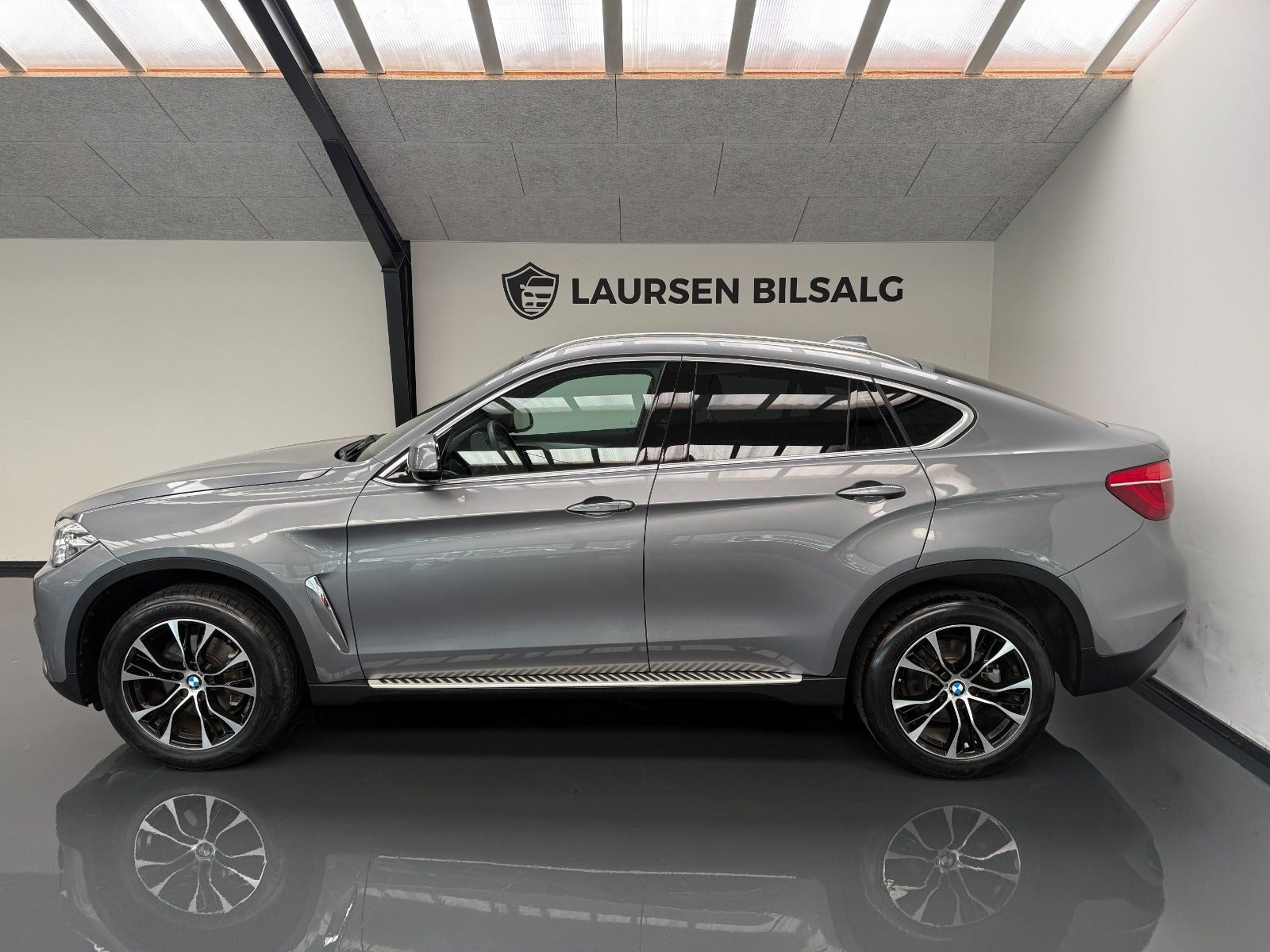 Sølv BMW X6 fra 2016