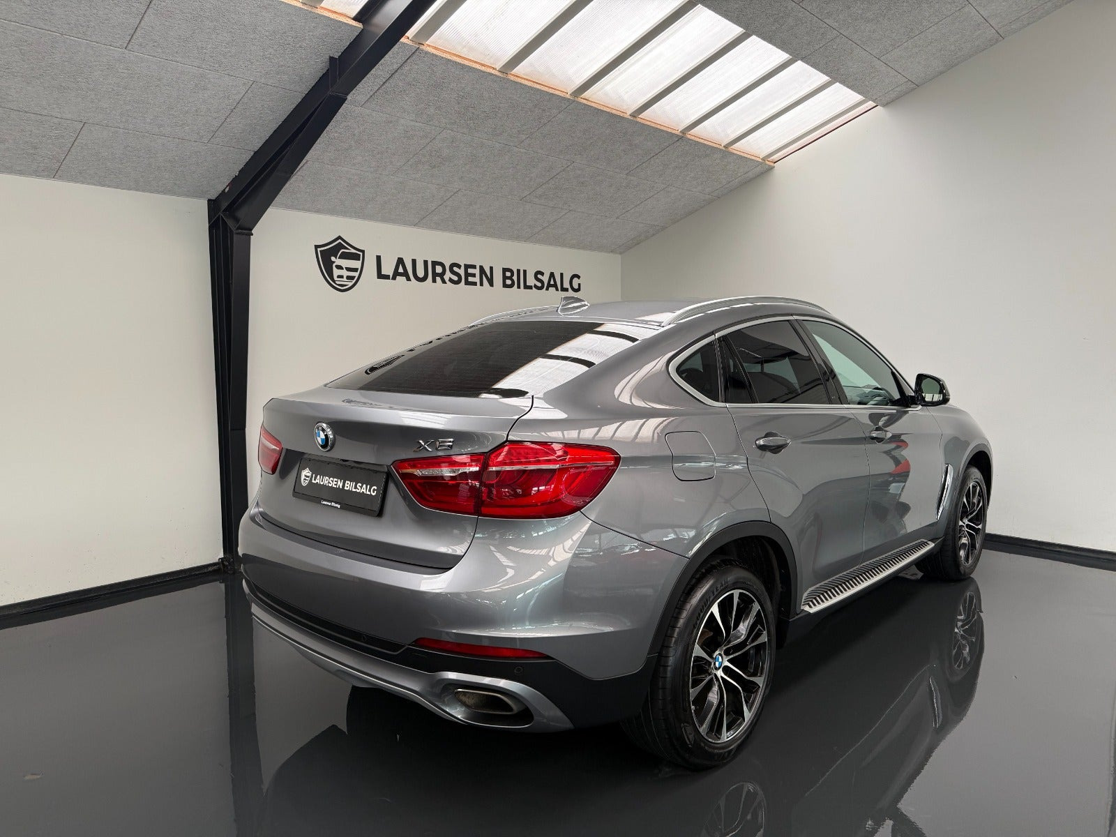 Sølv BMW X6 fra 2016