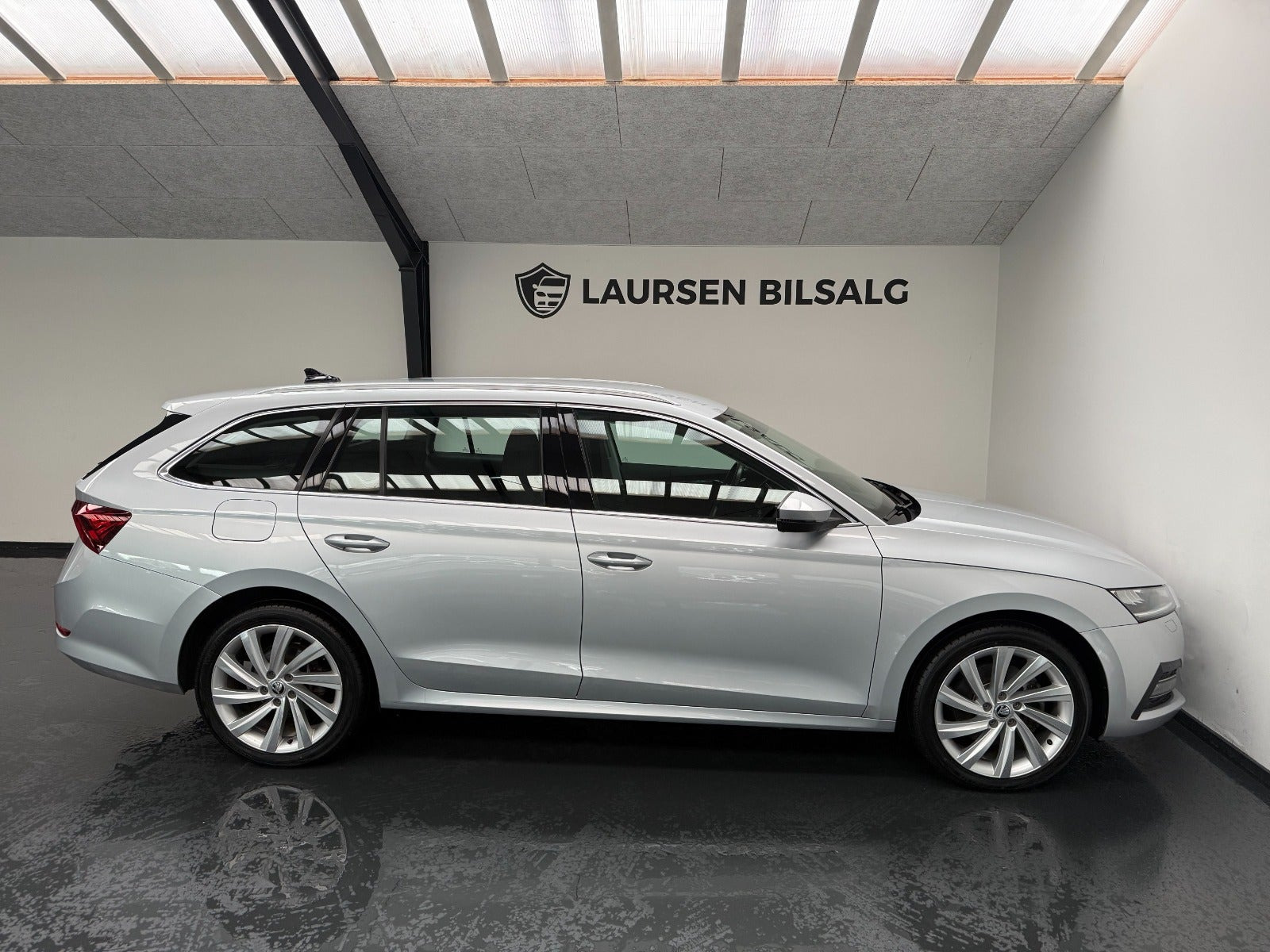 Sølv Skoda Octavia fra 2022