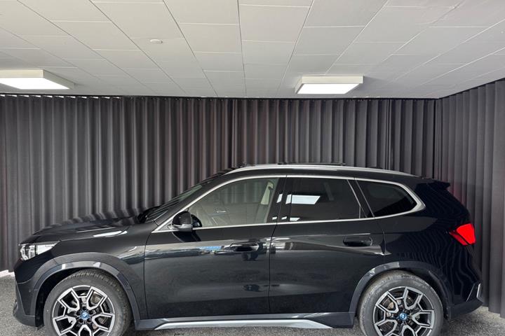 Sort BMW iX1 fra 2026