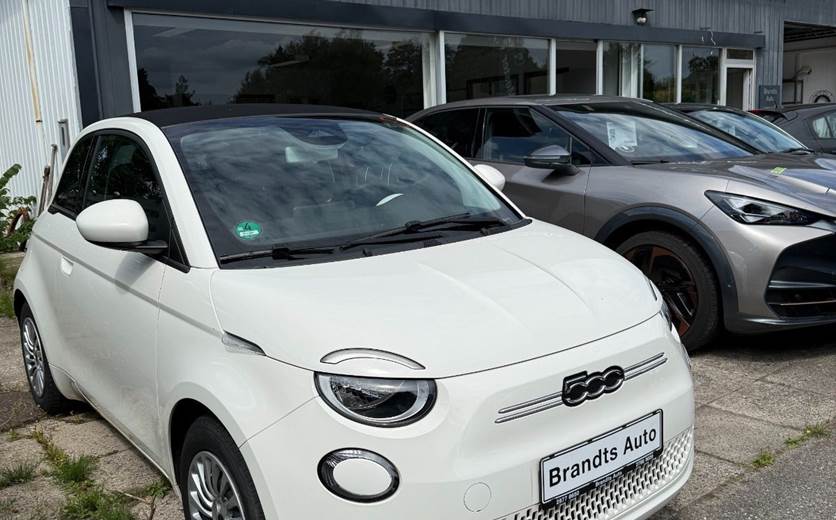 Fiat 500e 42 Icon Cabrio