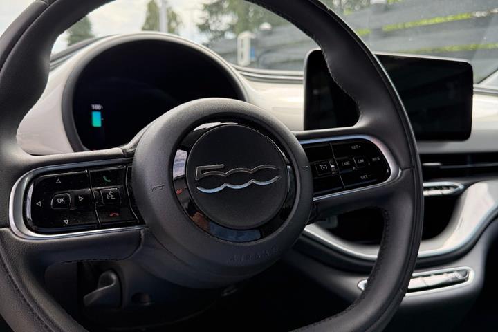 undefined Fiat 500e fra 2023
