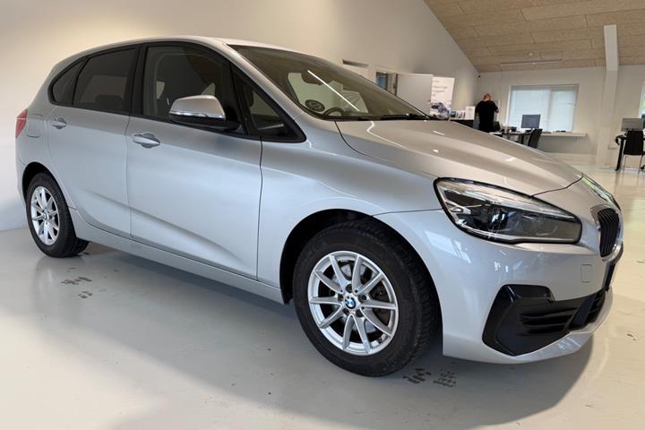 Sølv BMW 218d fra 2019