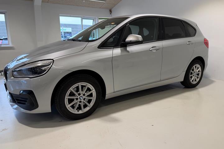 Sølv BMW 218d fra 2019