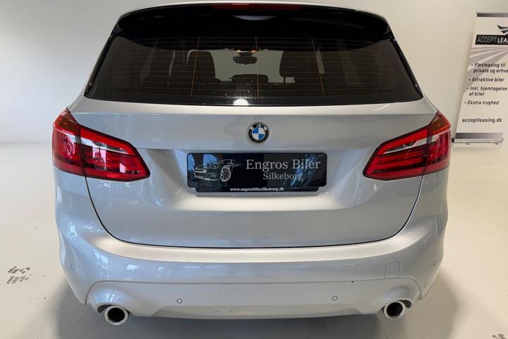 Sølv BMW 218d fra 2019