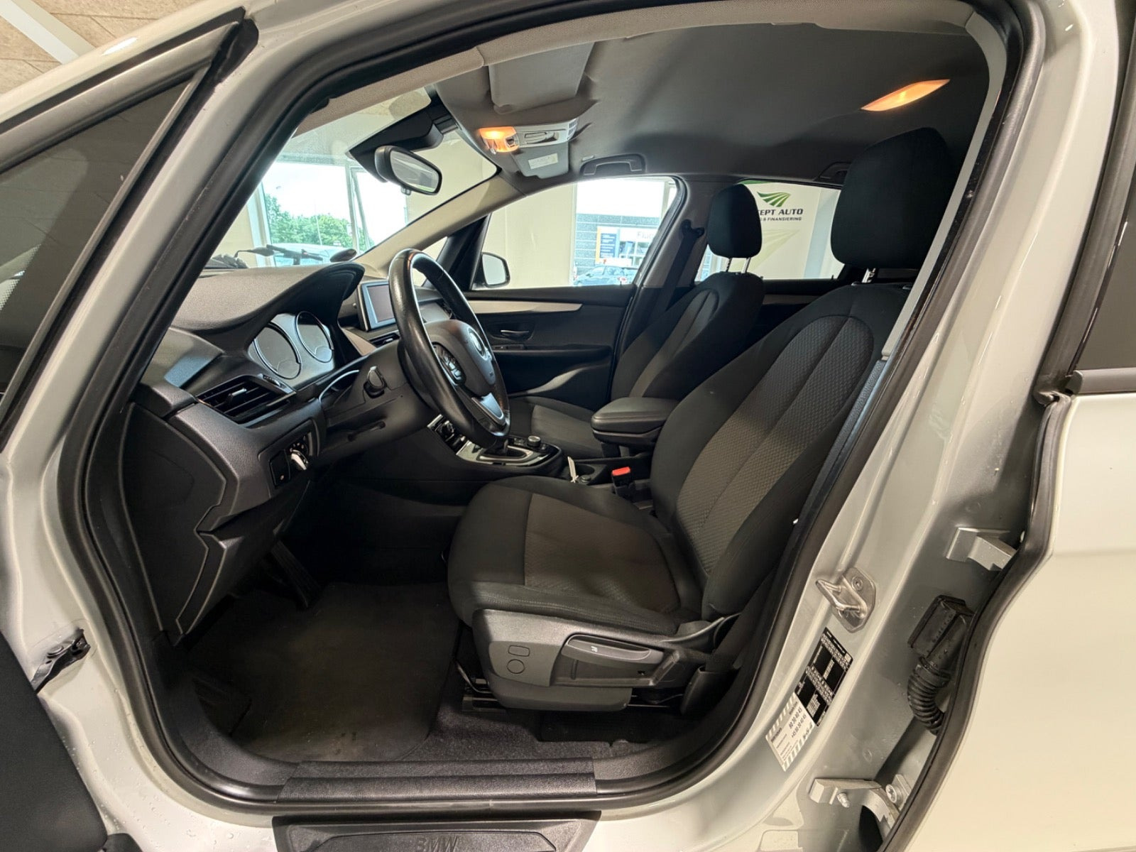 BMW 218d Active Tourer Steptronic, 8-trinn, 150hk, 2019