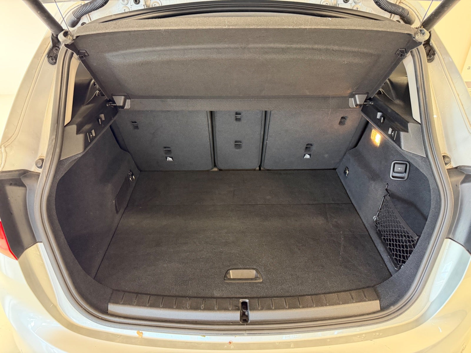 Sølv BMW 218d fra 2019