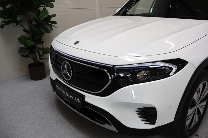 Hvid Mercedes EQB250+ fra 2024