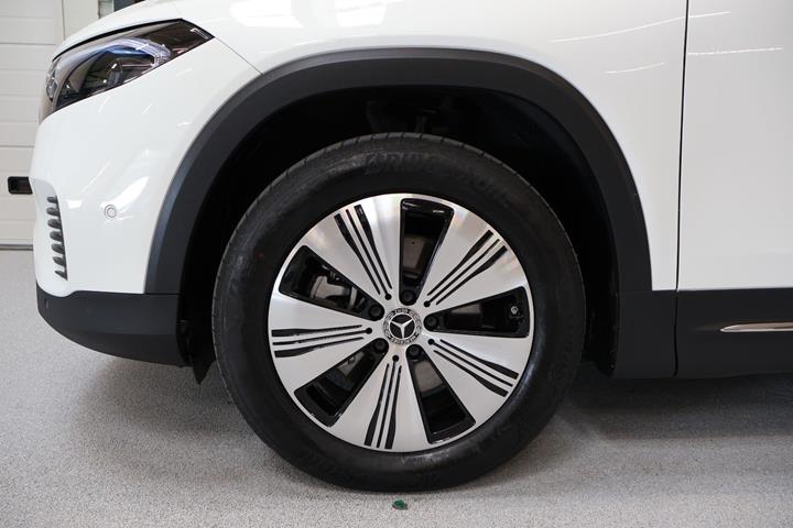 Hvid Mercedes EQB250+ fra 2024