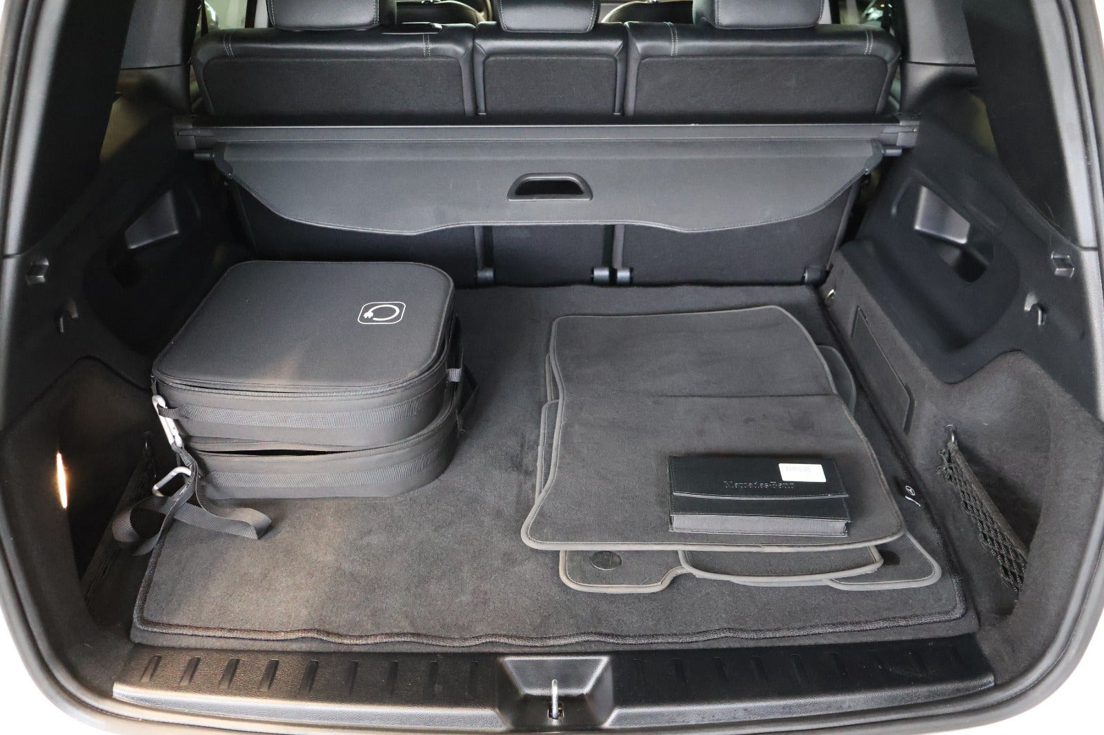 Hvid Mercedes EQB250+ fra 2024
