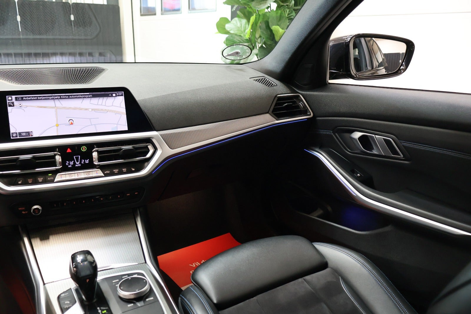 Sort BMW 320i fra 2020