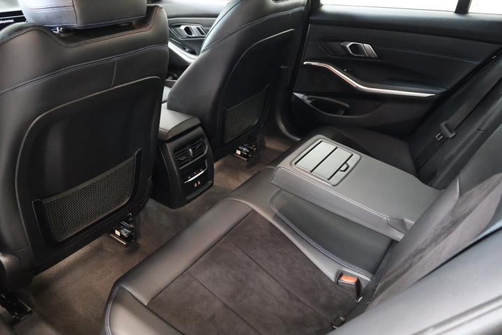 Sort BMW 320i fra 2020