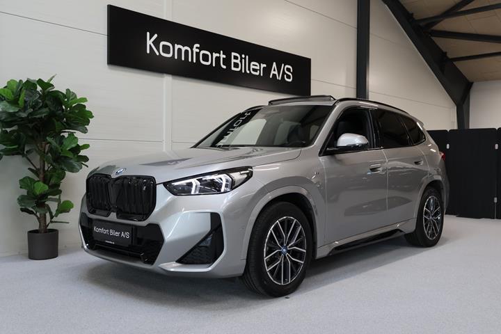 Sølv BMW iX1 fra 2023