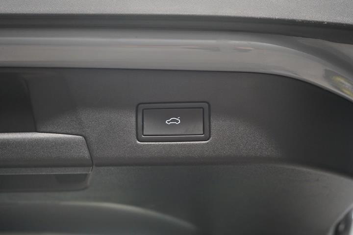 Grå VW ID.4 fra 2022