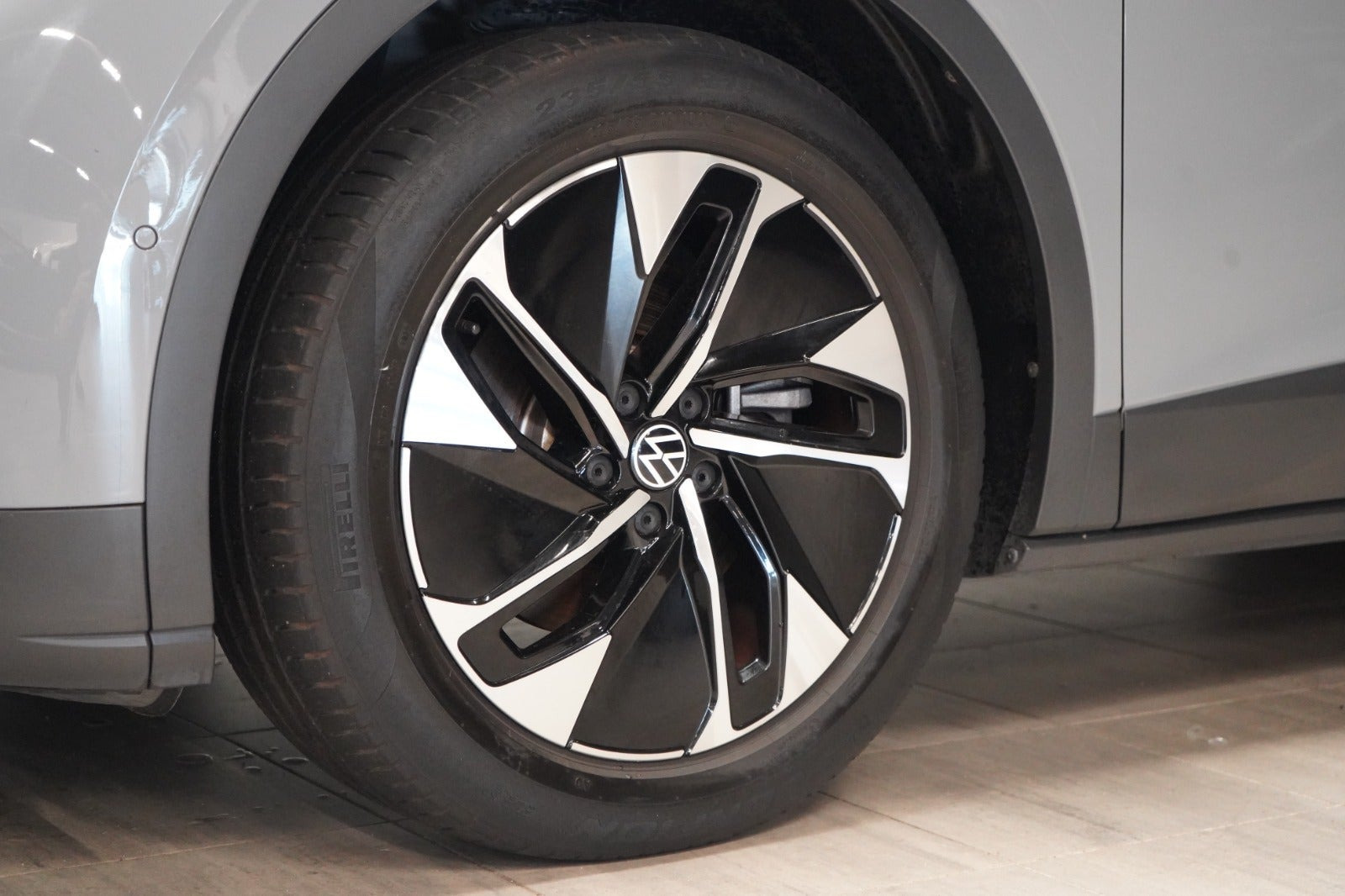 Grå VW ID.4 fra 2022