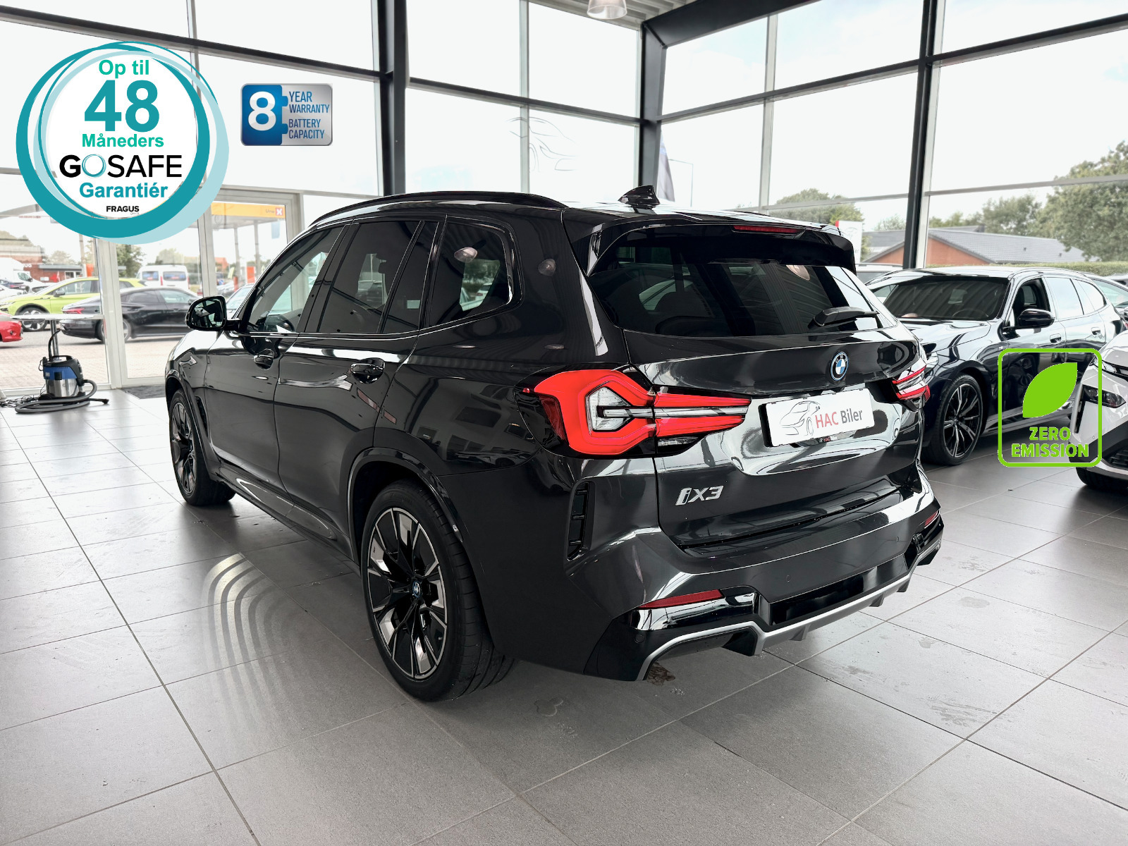 Grå BMW iX3 fra 2023