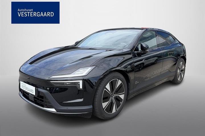 Sort Polestar 4 fra 2026
