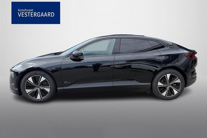 Sort Polestar 4 fra 2026
