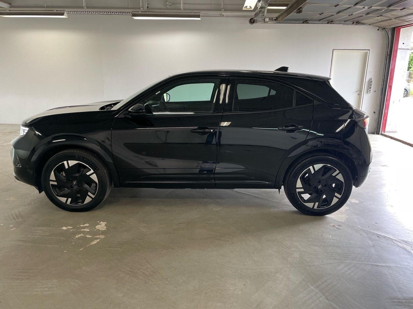 Sort Opel Mokka-e fra 2025