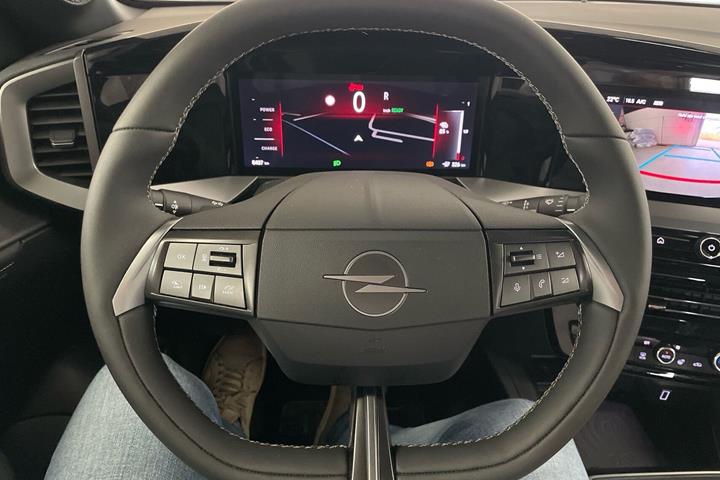 Sort Opel Mokka-e fra 2025