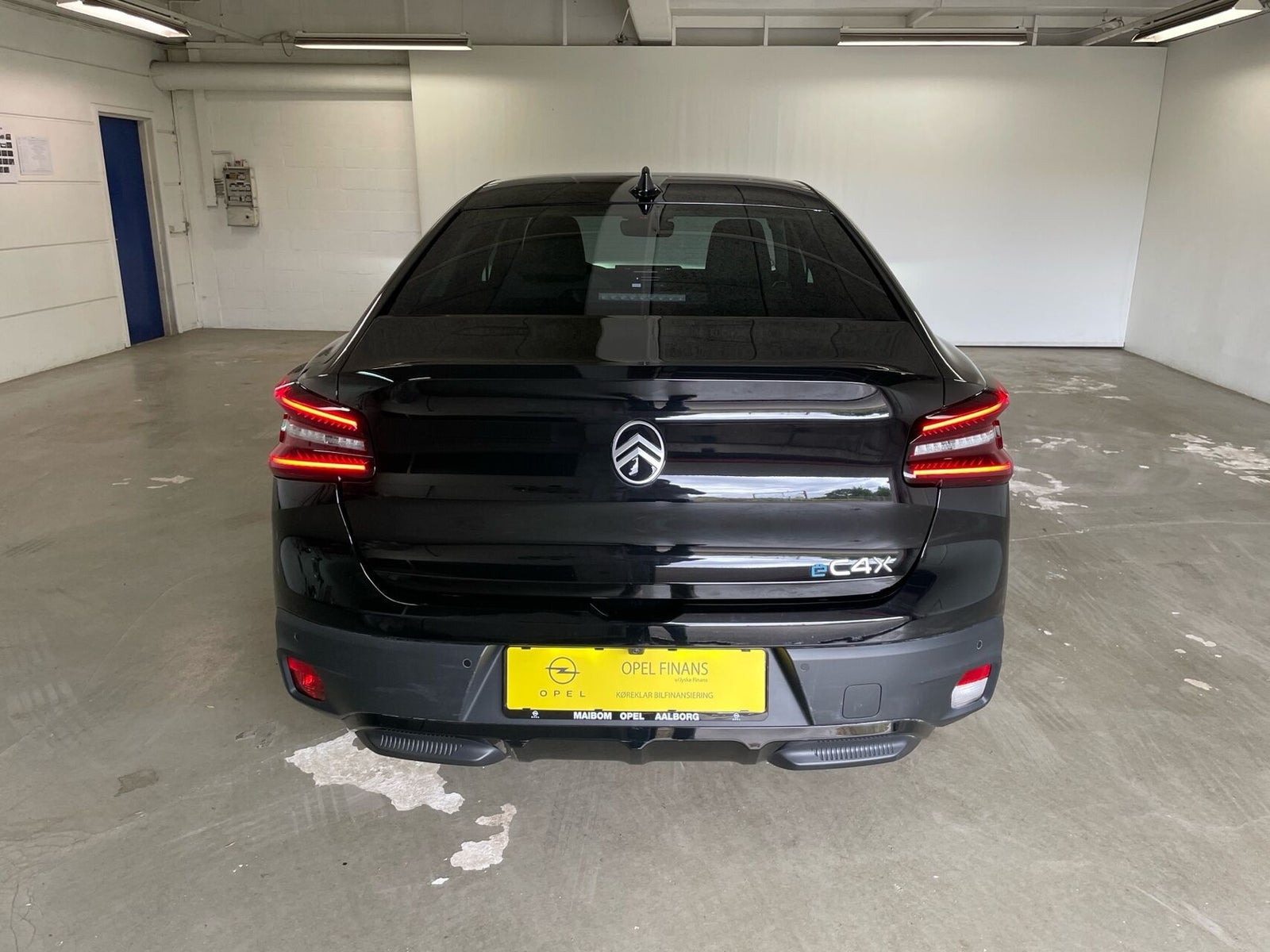 Sort Citroën ë-C4 X fra 2024