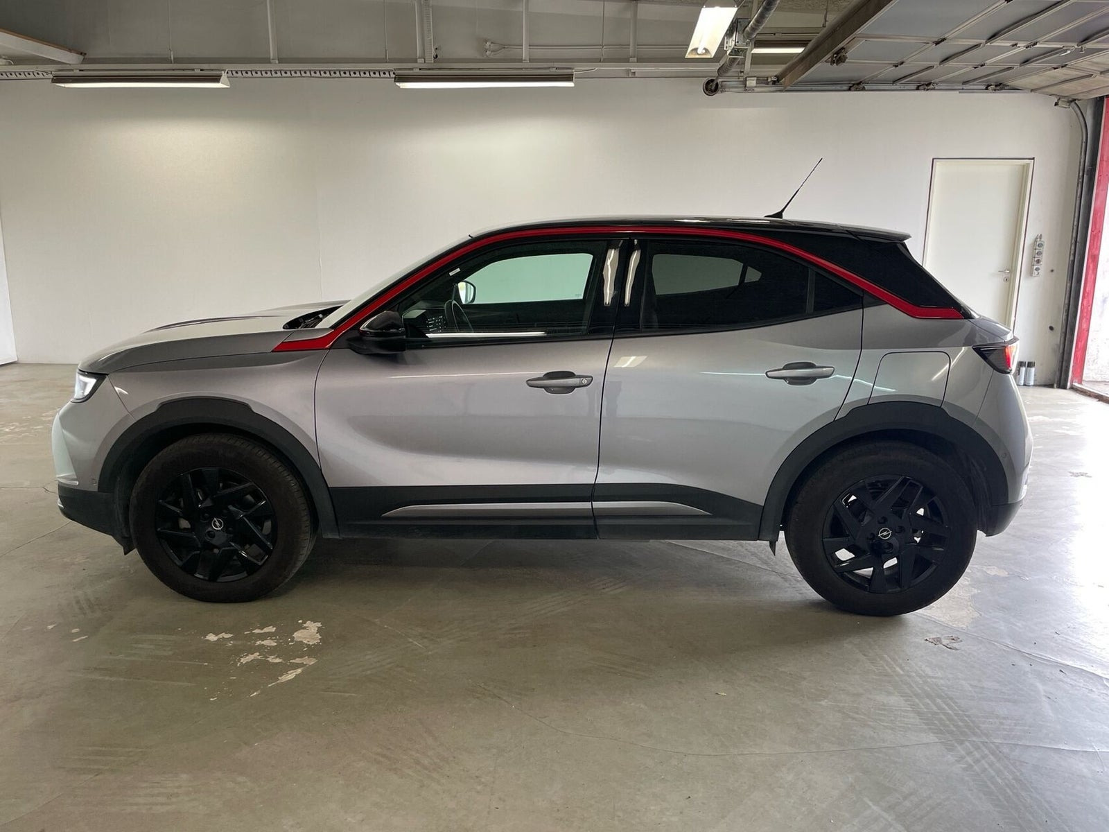 Sølv Opel Mokka-e fra 2023