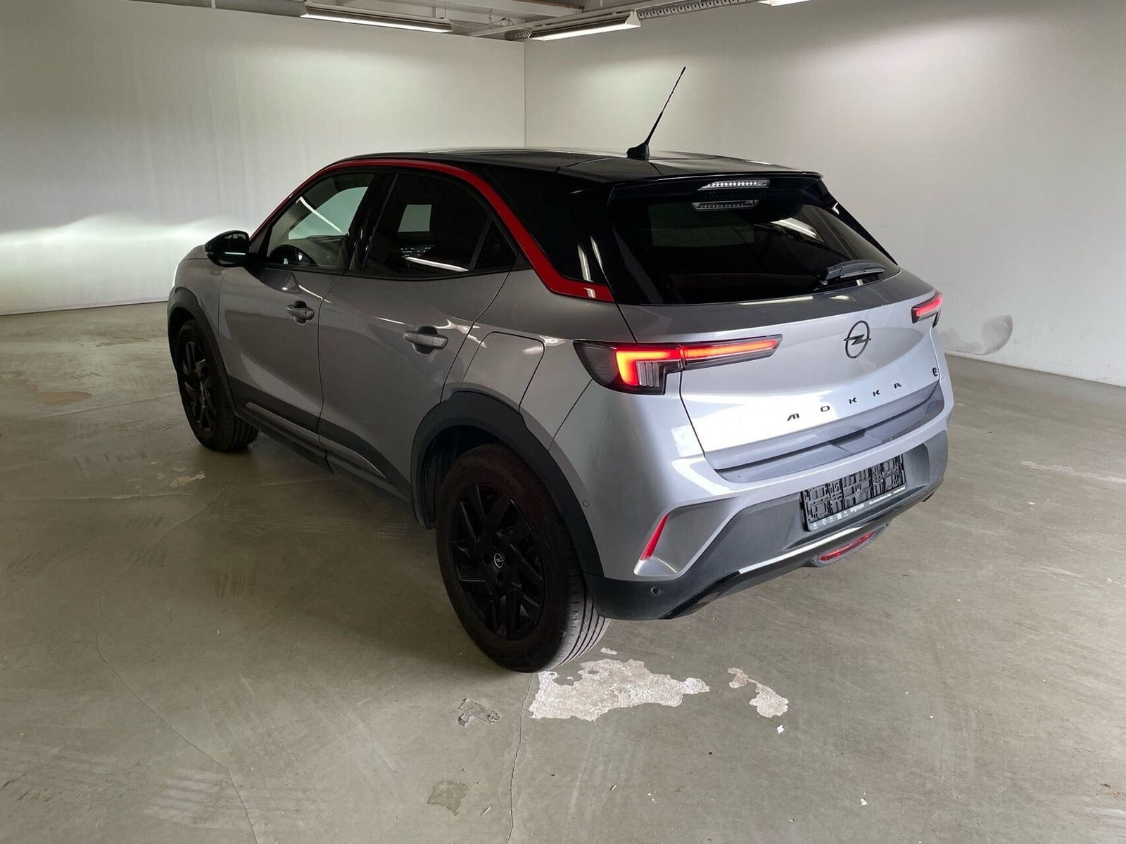 Sølv Opel Mokka-e fra 2023