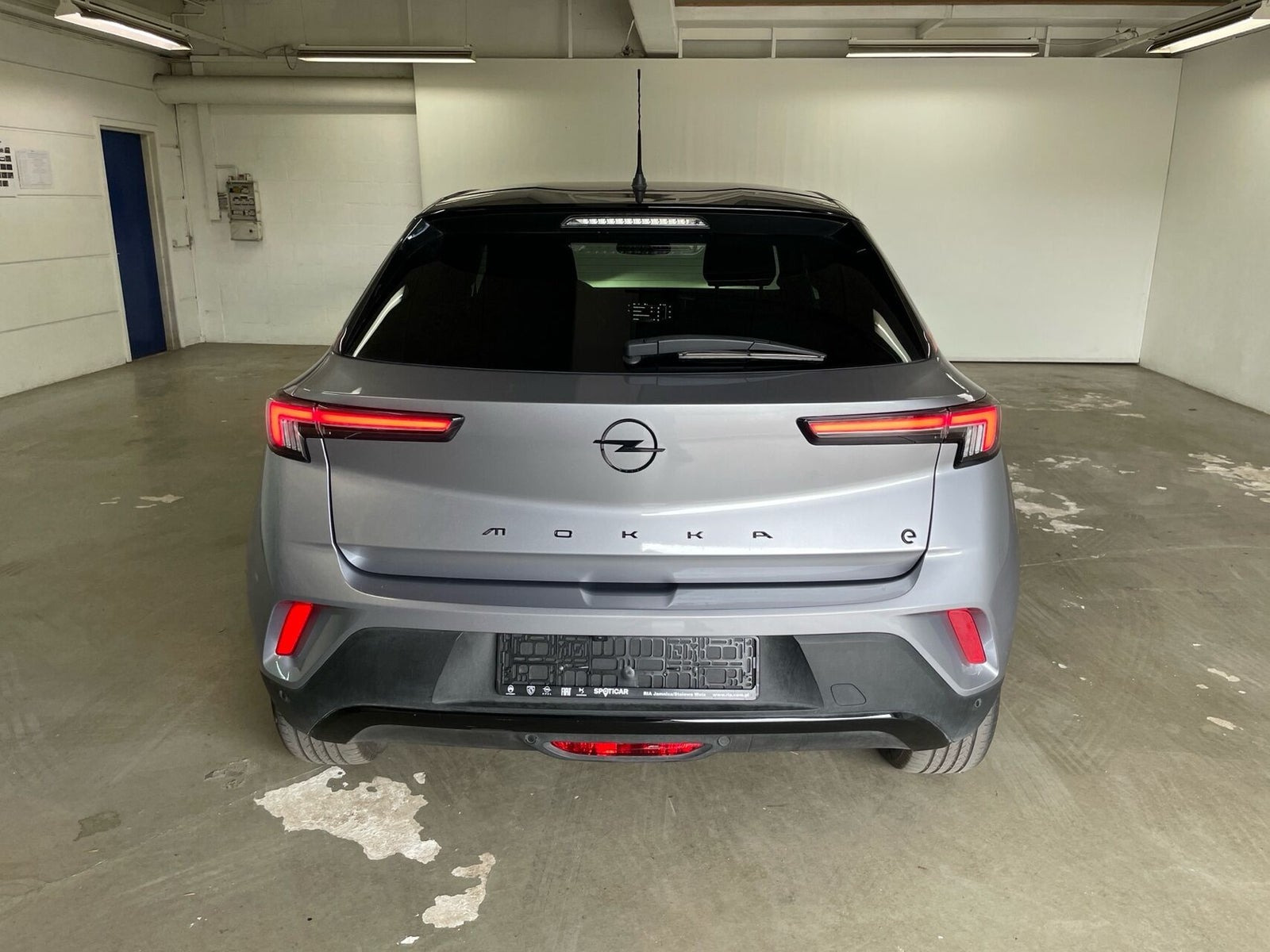 Sølv Opel Mokka-e fra 2023