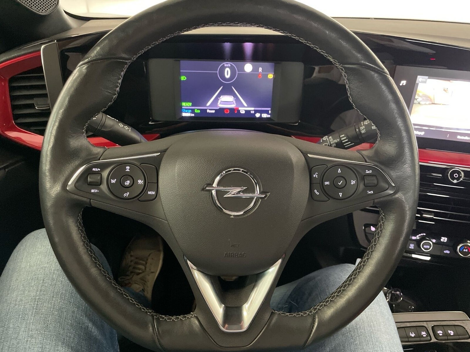 Sølv Opel Mokka-e fra 2023